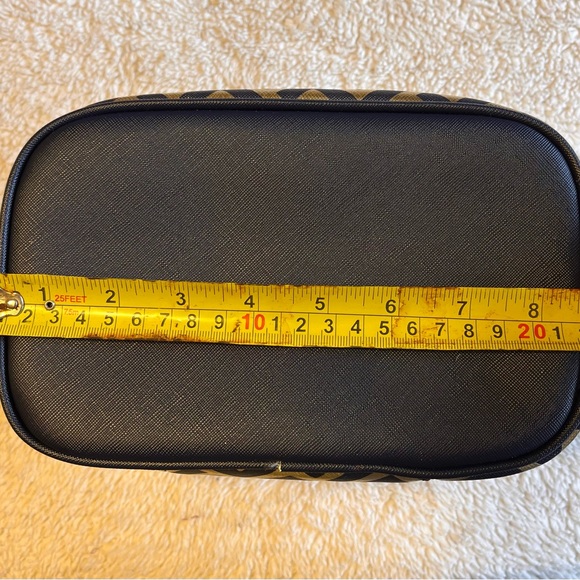 NWT Dabney Lee Designer Makeup or Travel Bag in Gold and Black. Chic design - Picture 7 of 9